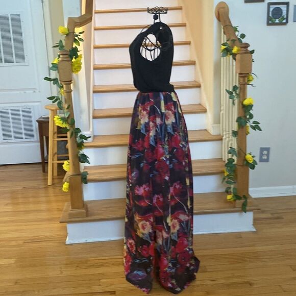 ✨🌸 Felicity & Coco Floral Maxi Dress Lower Back Cut Out and Side Split🌸 - Picture 5 of 16